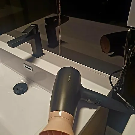 Apartamento La Casa De Papel - Berlino - Self Check In, Smart Tv, Tutti I Confort, Nuova Costruzione *